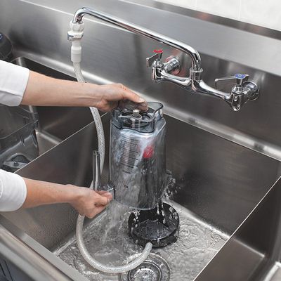 vitamix 1442 blender rinse in use 2