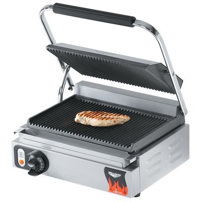 vollrath 40794 commercial grooved sandwich grill in use